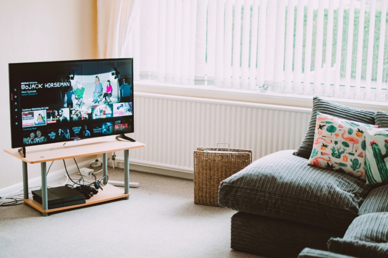 Provides Smart TV or Android TV for extra guest services can attract guest to stay at your property