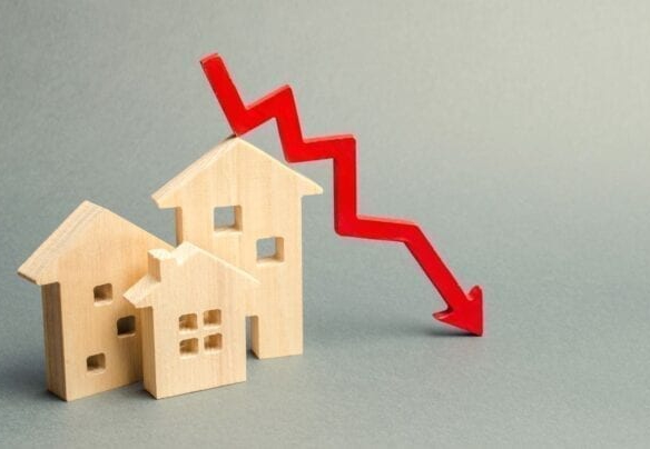 illustration of downtrend in property market